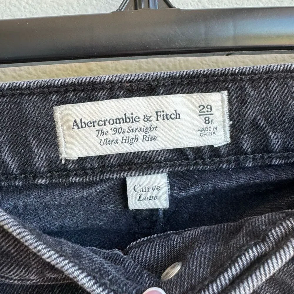 Abercrombie & Fitch Curve Love 90’s Straight Shorts Black Solid Wash Size 29 / 8